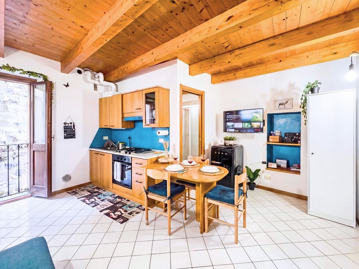 Cucina con travi a vista